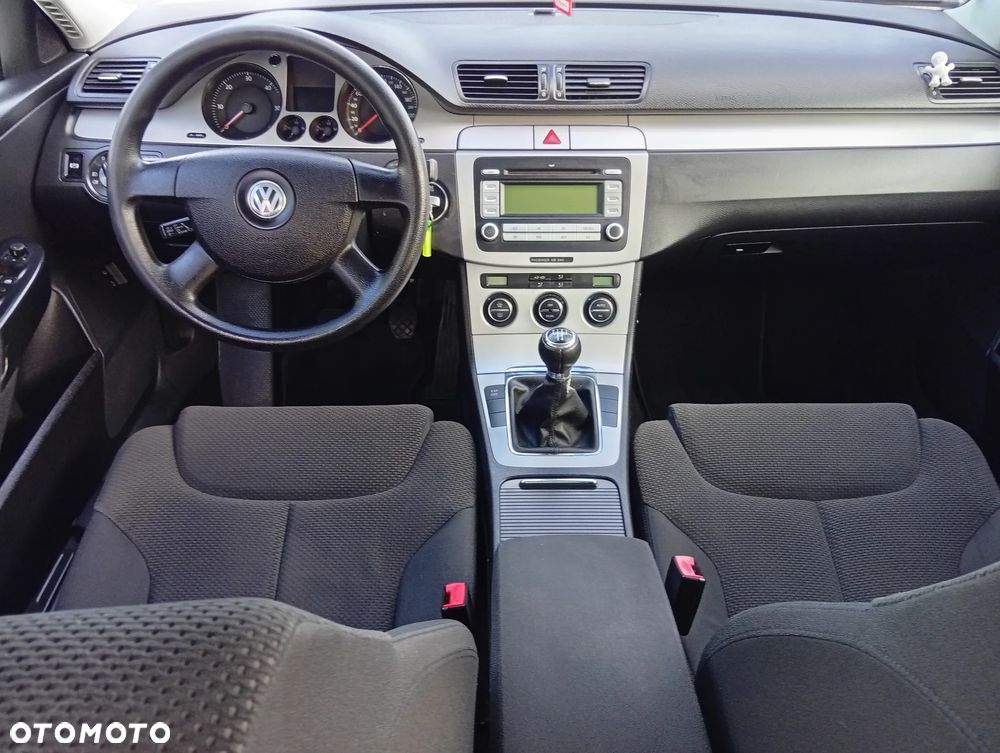 Volkswagen Passat - 14