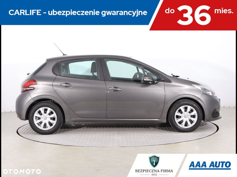 Peugeot 208 - 7