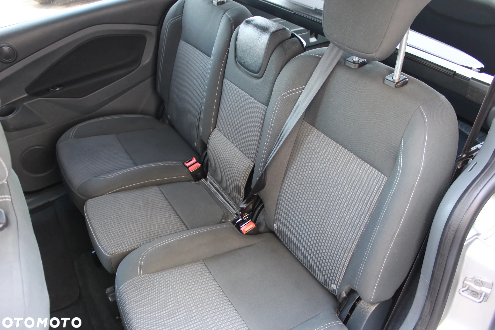 Ford Grand C-MAX 1.6 TDCi Titanium - 20