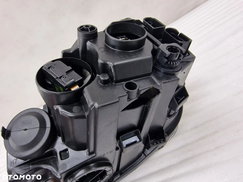 VW POLO 2G VI 17- PRAWA LAMPA PRZEDNIA PRZÓD , NR 2G1941006 , NR AUKCJI LL616 - 15