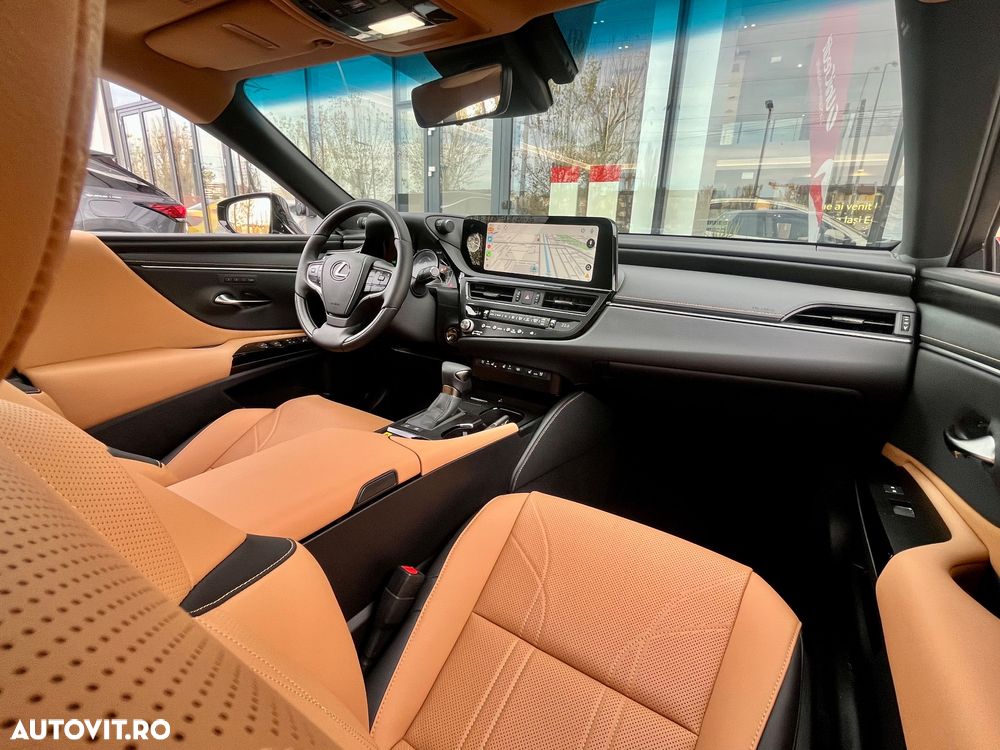 Lexus Seria ES 300h 2.5 TNGA HV 25H- 4X2 CVT Executive - 13