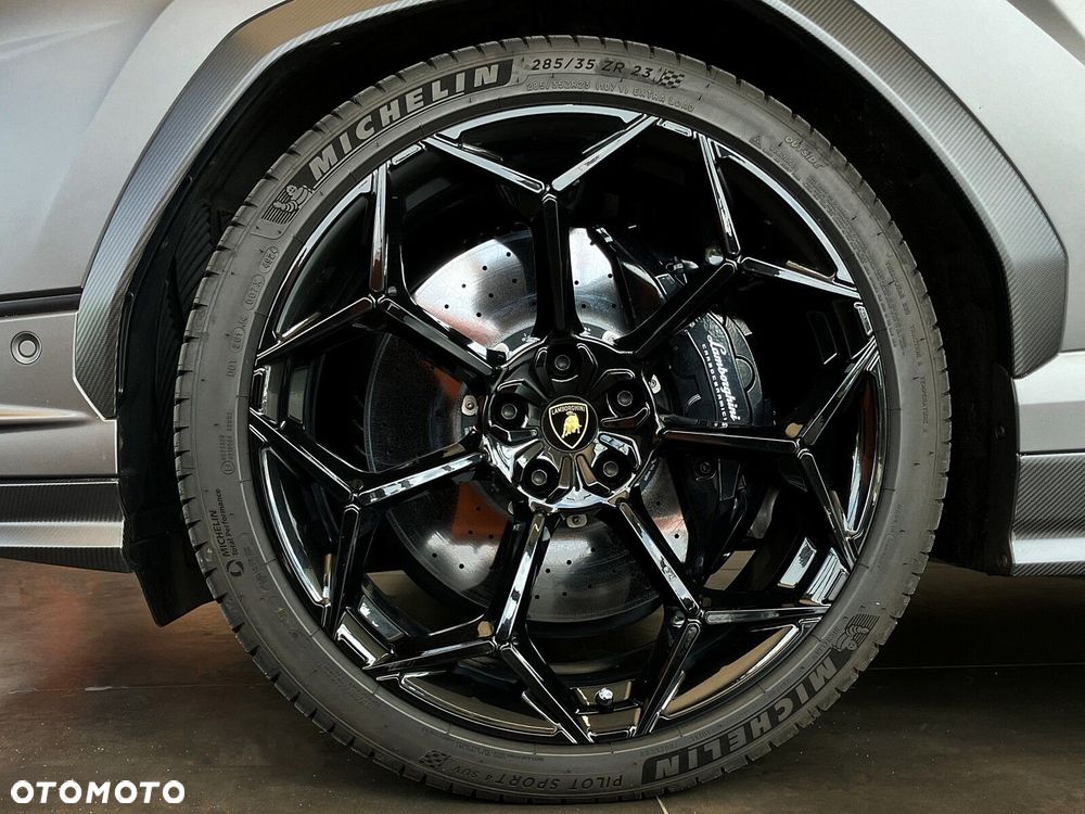 Lamborghini Urus - 33