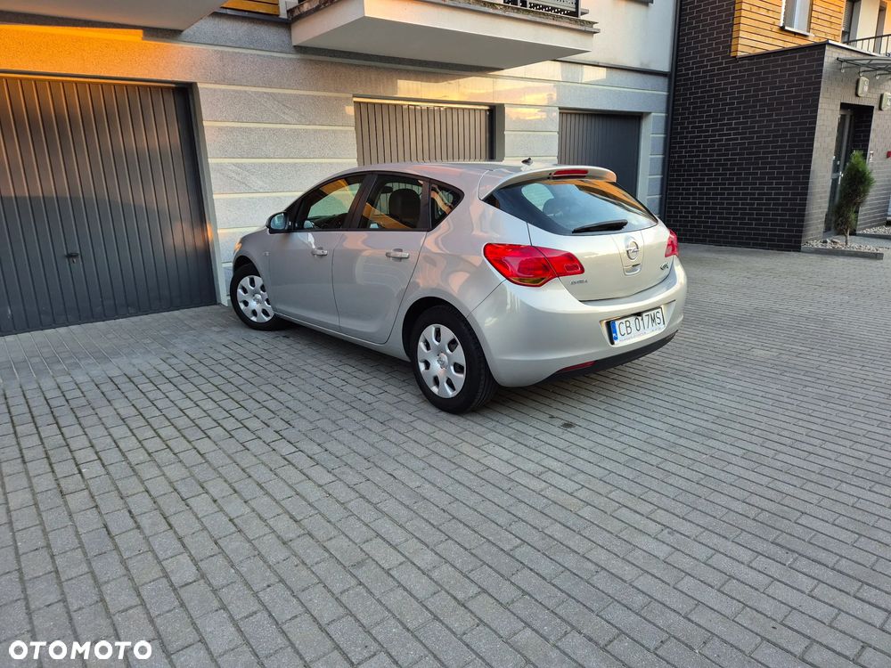 Opel Astra 1.6 Enjoy - 4