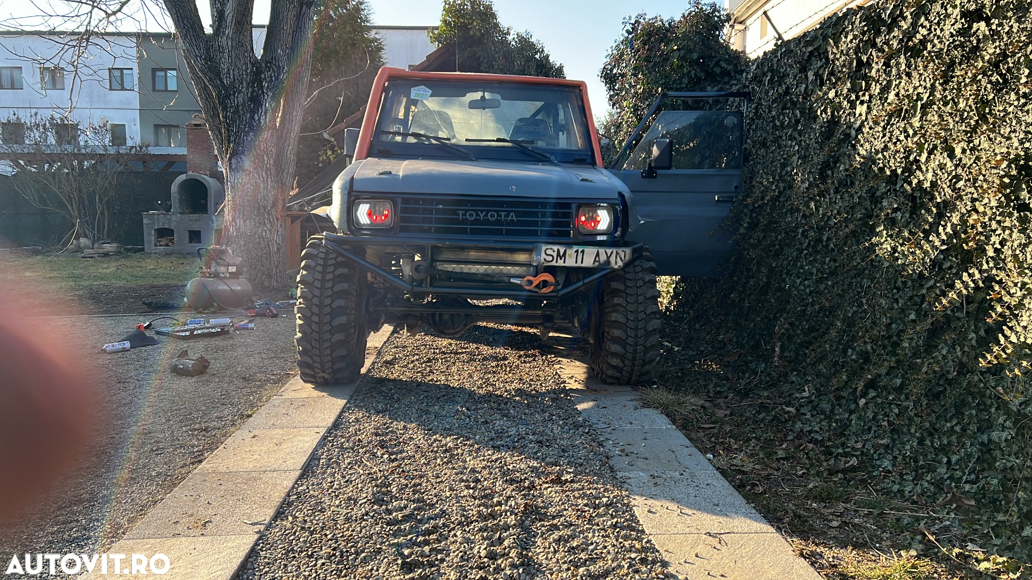 Toyota Land Cruiser - 4