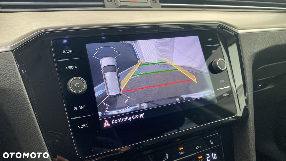 Volkswagen Passat - 21