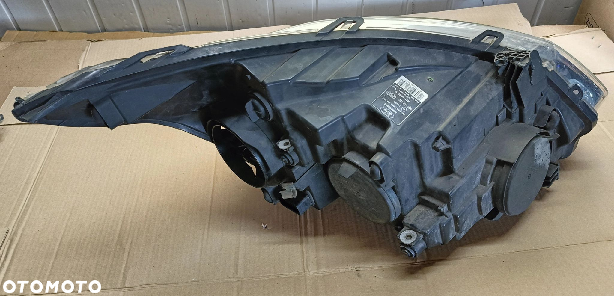 Transit Custom lampa przednia przód lewa uszkodzona Europa Ford - 2