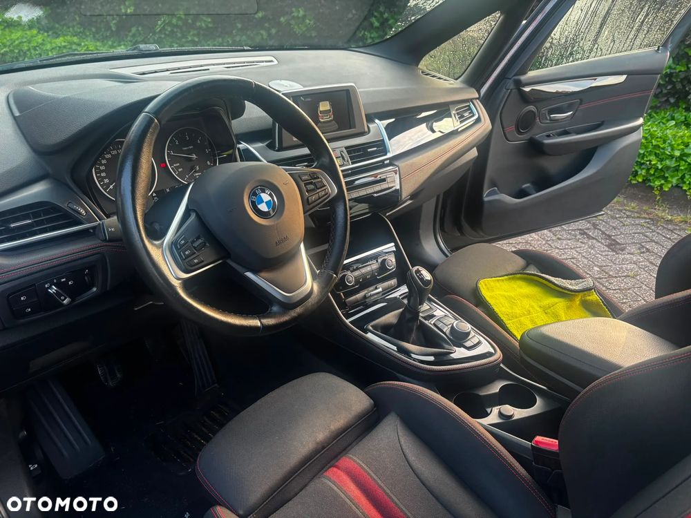 BMW Seria 2 218d - 29