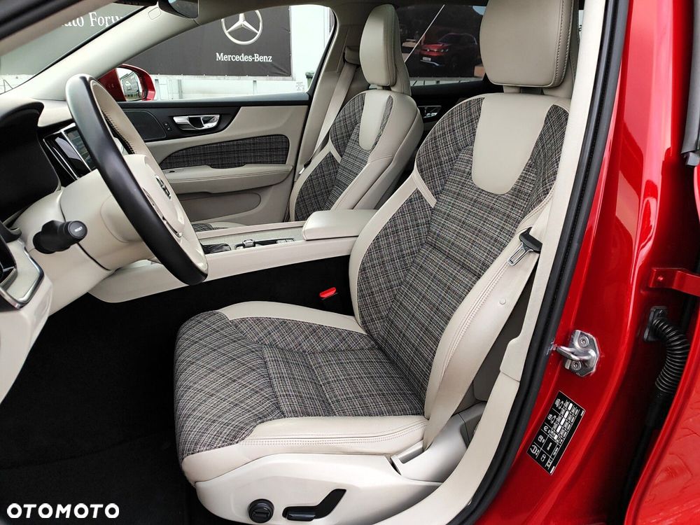 Volvo V60 Cross Country Pro D4 AWD - 14