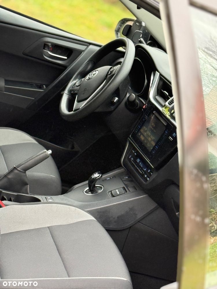 Toyota Auris 1.8 HSD Luna - 11