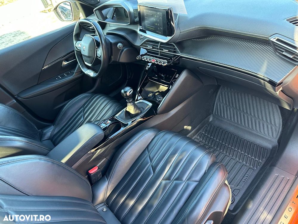 Peugeot 2008 PureTech 130 GT Pack - 10