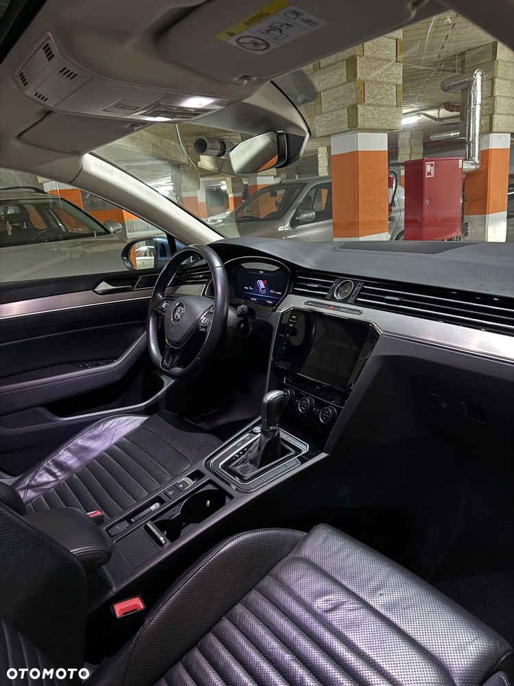 Volkswagen Passat 2.0 TDI SCR DSG 4Motion Business - 16