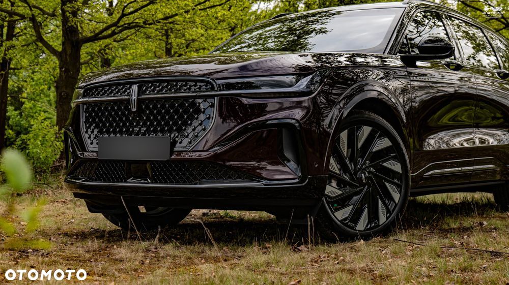 Lincoln Nautilus - 14