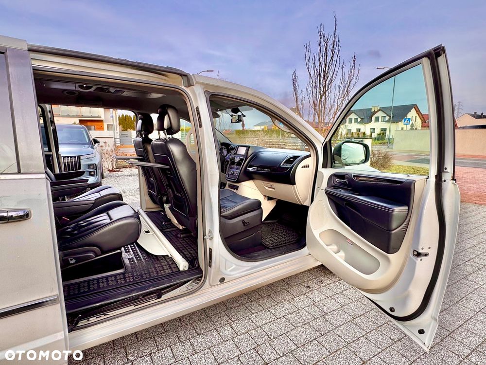 Lancia Voyager 2.8CRD Gold - 11