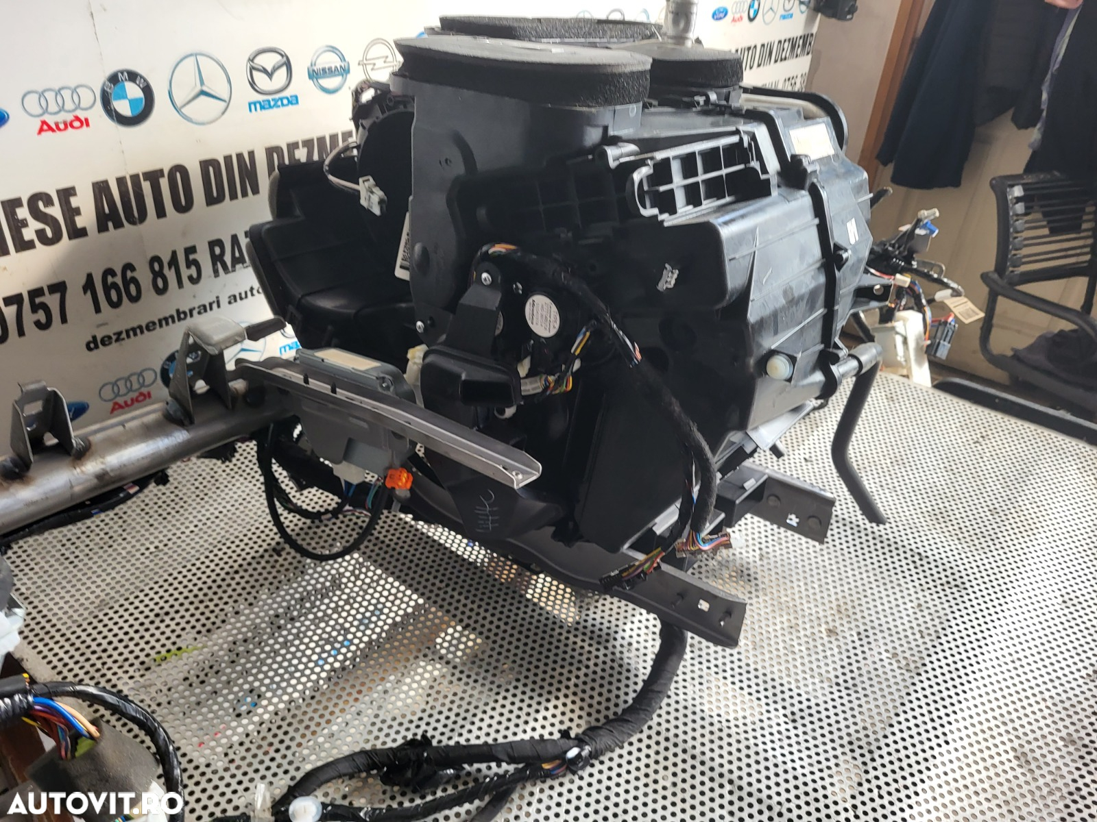 Carcasa Aeroterma Ventilator Habitaclu Tulumba/Radiatoare Bord Armatura Bord Nissan Qashqai J11 An - 6