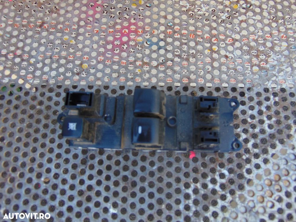 Butoane geamuri Mitsubishi l200 Fiat fullback cod 8608a312 model dupa 2015 - 1