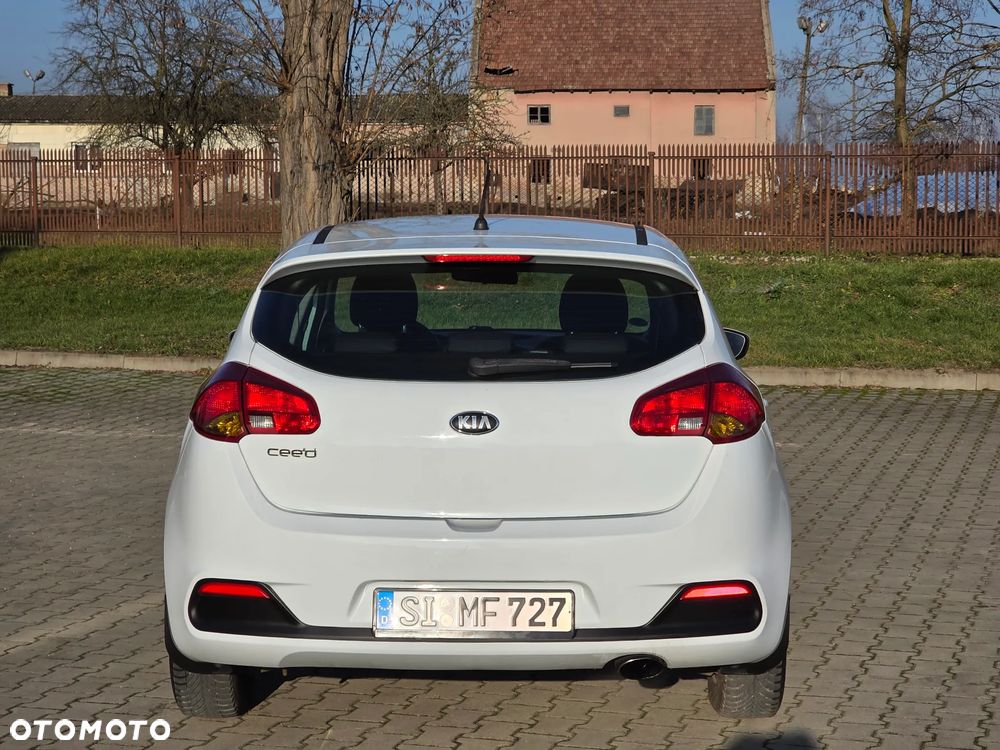 Kia Ceed 1.4 CVVT Fifa World Cup Edition - 6