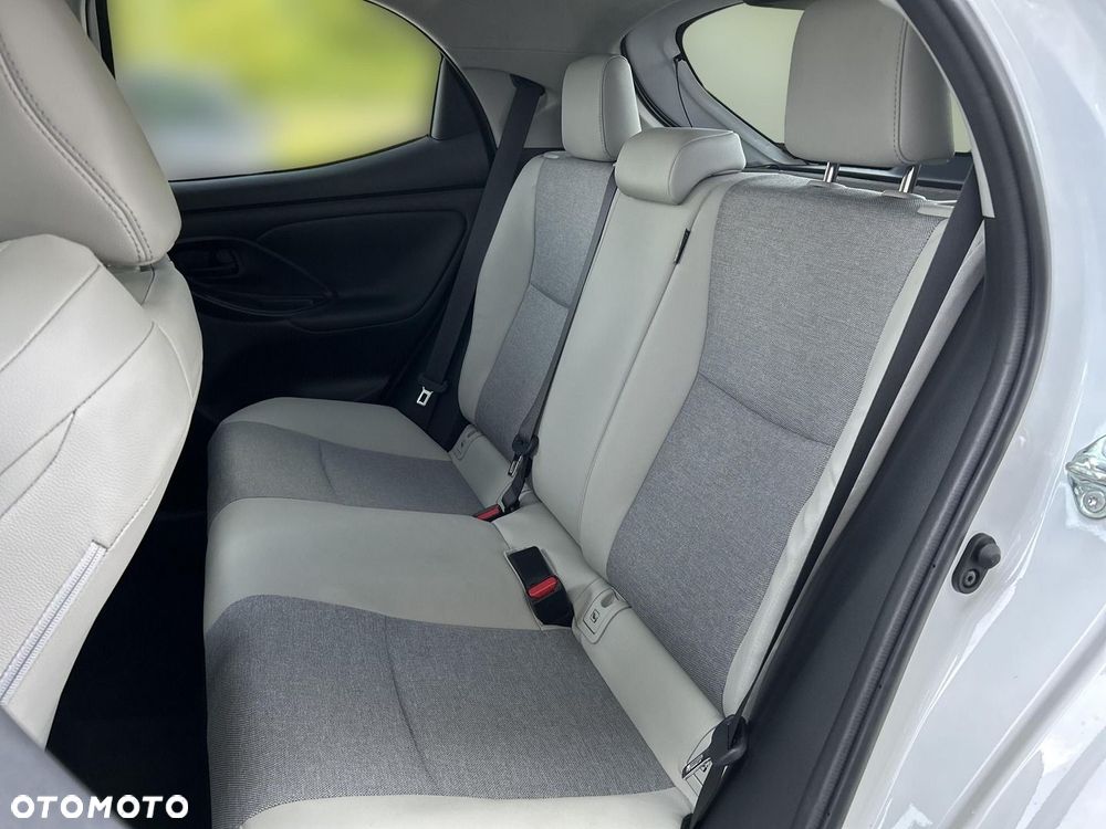 Toyota Yaris - 24
