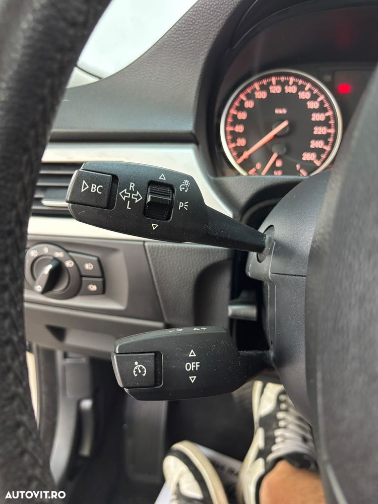 BMW Seria 3 318i Aut. Edition Exclusive - 20