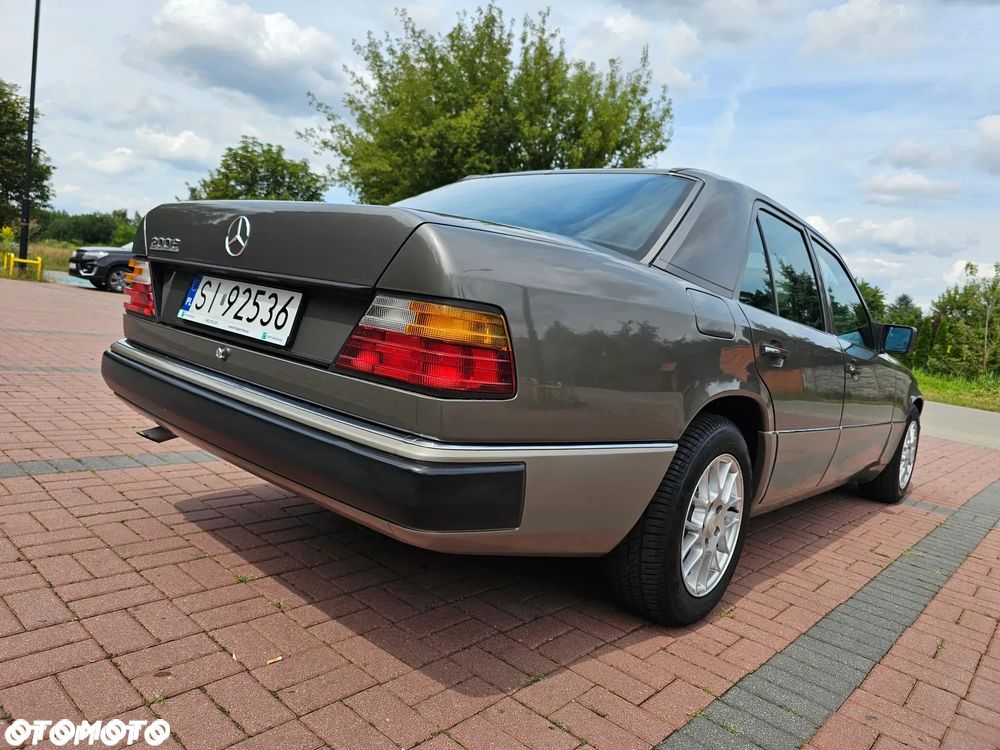 Mercedes-Benz W124 (1984-1993) ver-standard - 5