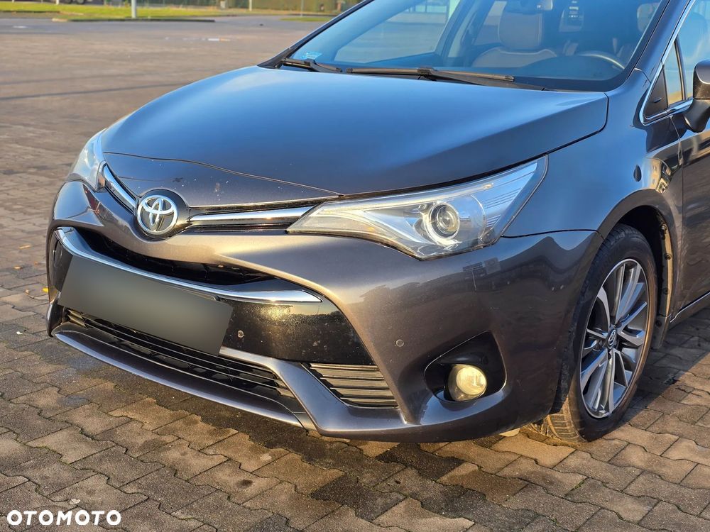 Toyota Avensis 1.8 Premium - 8