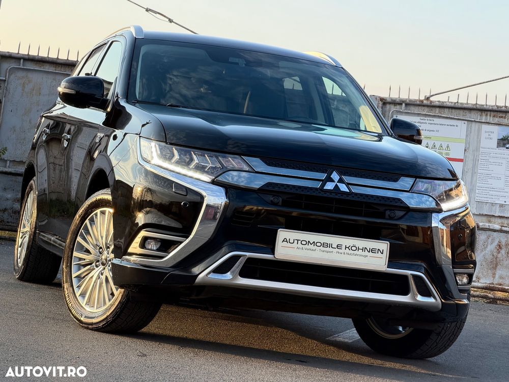 Mitsubishi Outlander 2.4 4WD Plug-In Hybrid Top - 31