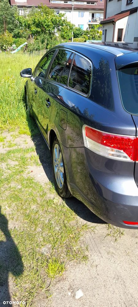 Toyota Avensis 2.2 D-4D Premium - 4