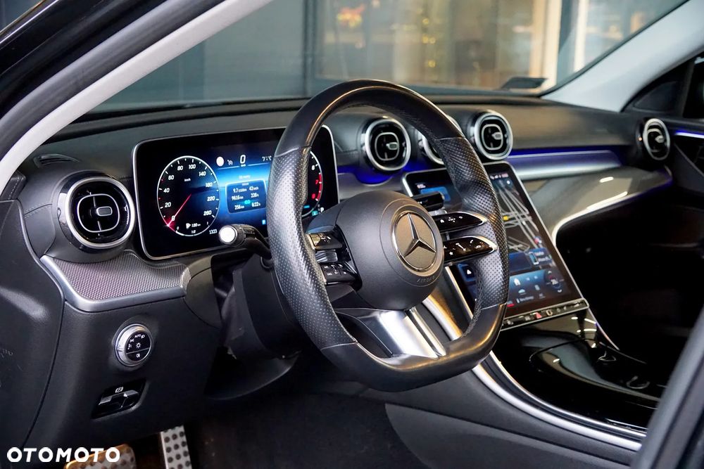 Mercedes-Benz Klasa C 180 9G-TRONIC AMG Line - 17