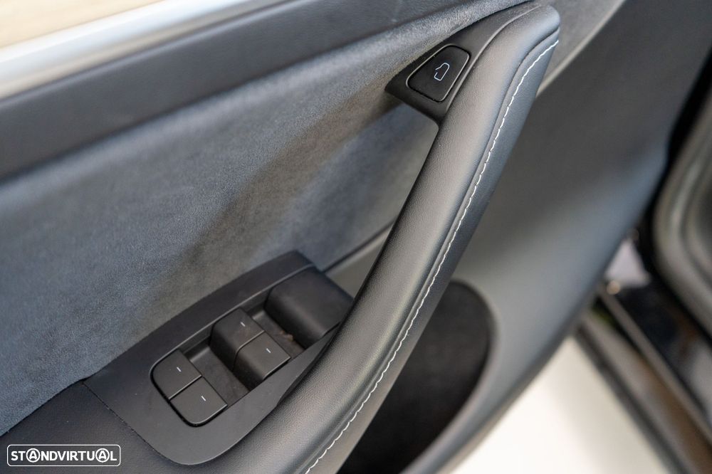 Tesla Model Y Standard RWD - 8