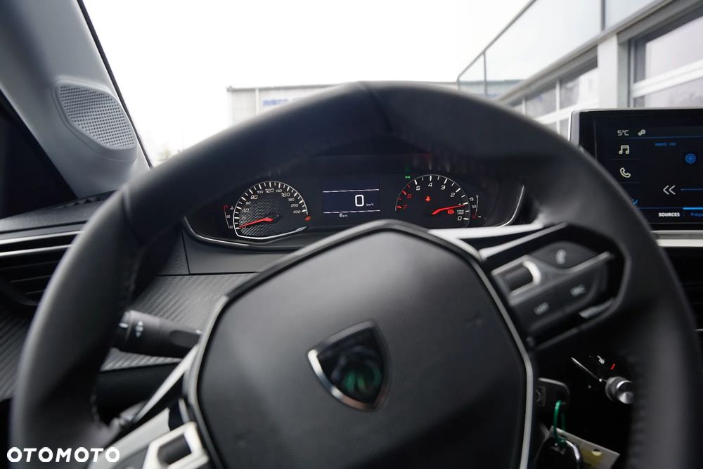 Peugeot 208 - 18