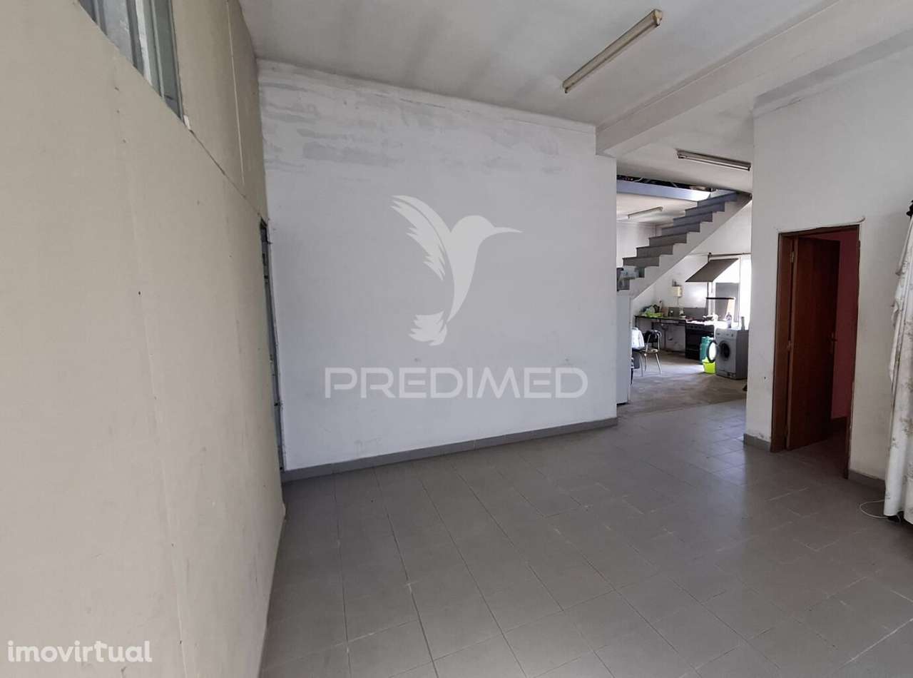 Armazém com Potencial para Moradia T3, Fazendas de Almeirim. - Grande imagem: 2/16