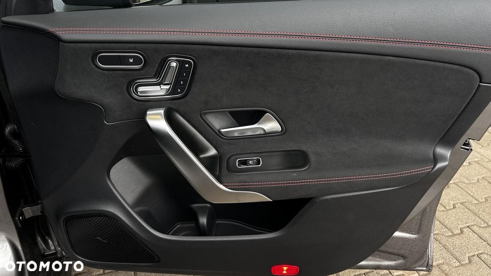 Mercedes-Benz CLA 200 AMG Line 7G-DCT - 22