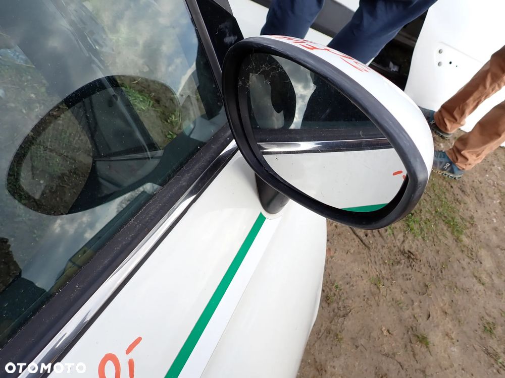 FIAT 500 LUSTERKO PRAWE EUROPA - 3