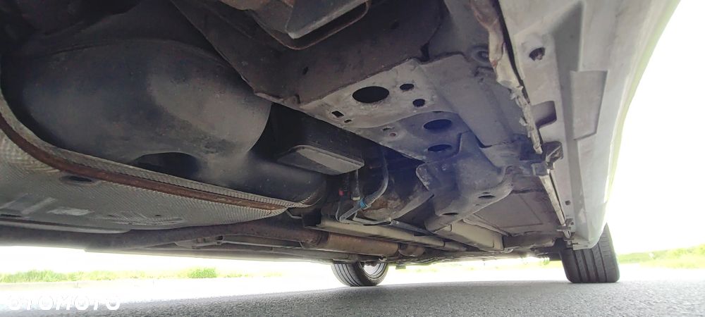 Opel Astra 1.6 Turbo Edition - 32