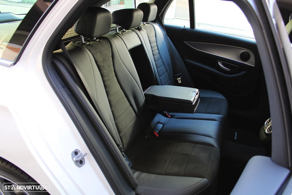 Mercedes-Benz E 300 de 4Matic 9G-TRONIC AMG Line - 28
