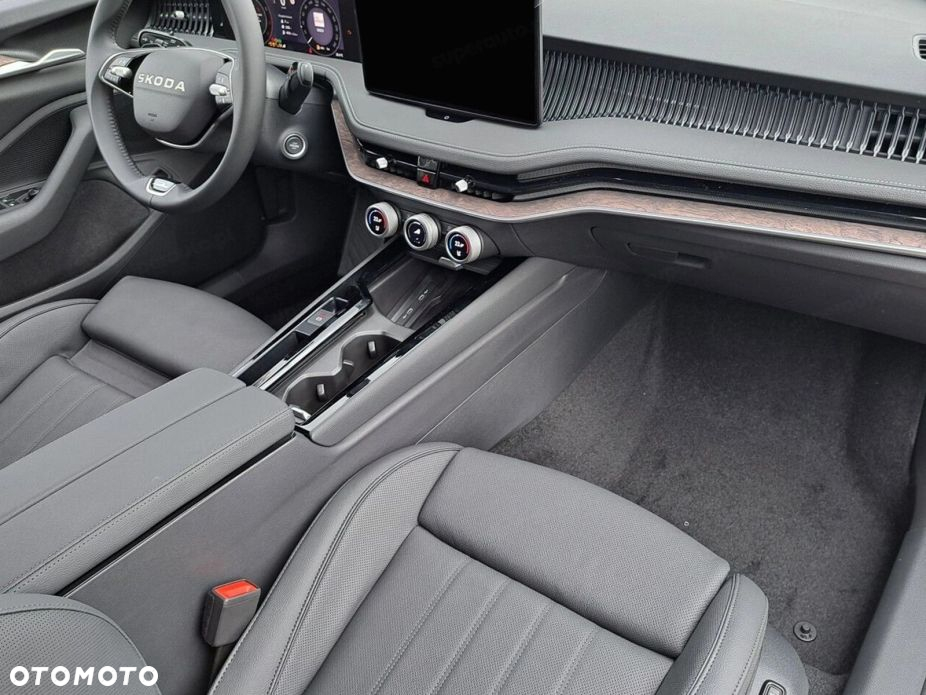 Skoda Superb 2.0 TDI SCR L&K DSG - 10