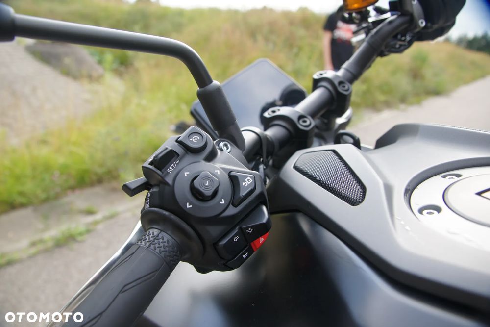 Yamaha MT - 8
