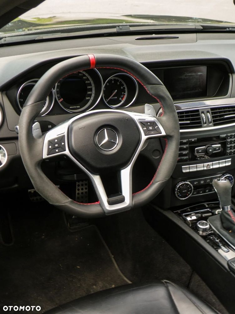 Mercedes-Benz Klasa C 63 AMG - 13