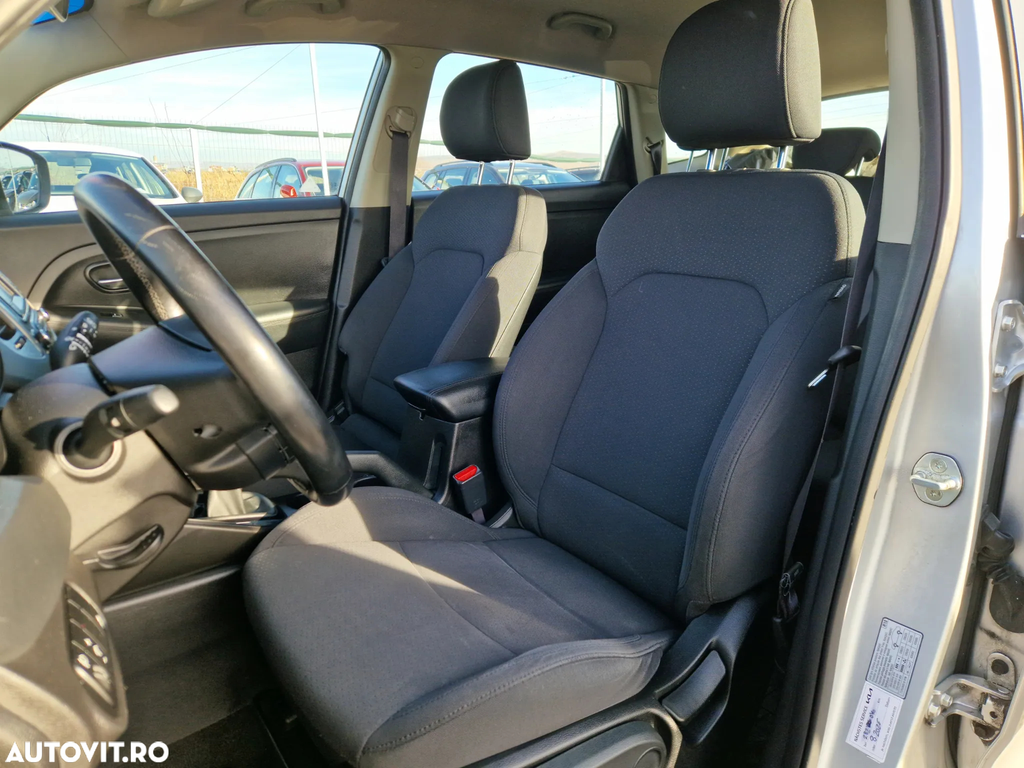 Kia Carens 1.7 CRDi 115 Dream-Team Edition - 19