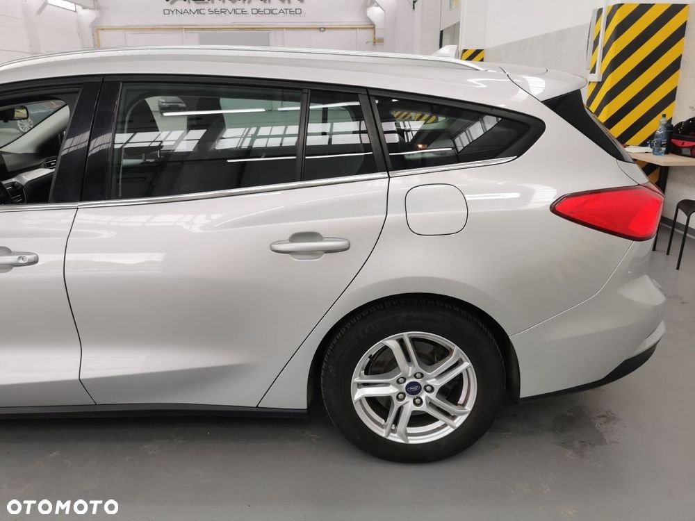 Ford Focus 1.0 EcoBoost Connected - 10