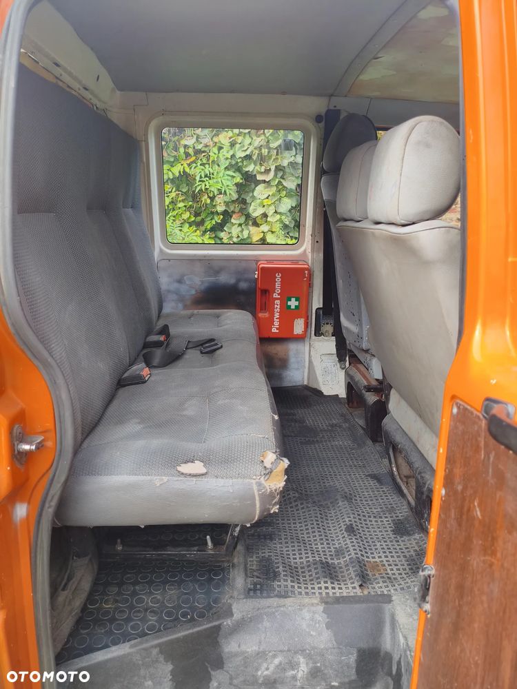 Volkswagen Transporter - 4