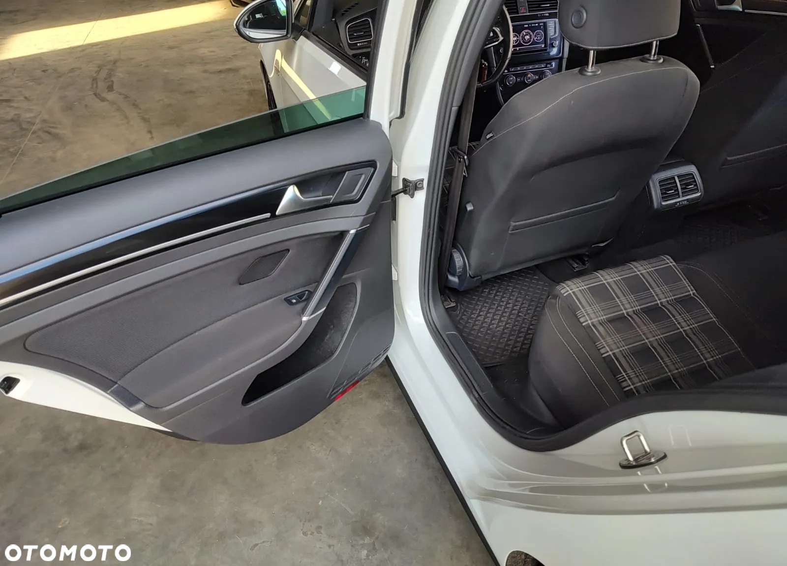 Volkswagen Golf VII 2.0 TDI BMT GTD - 23