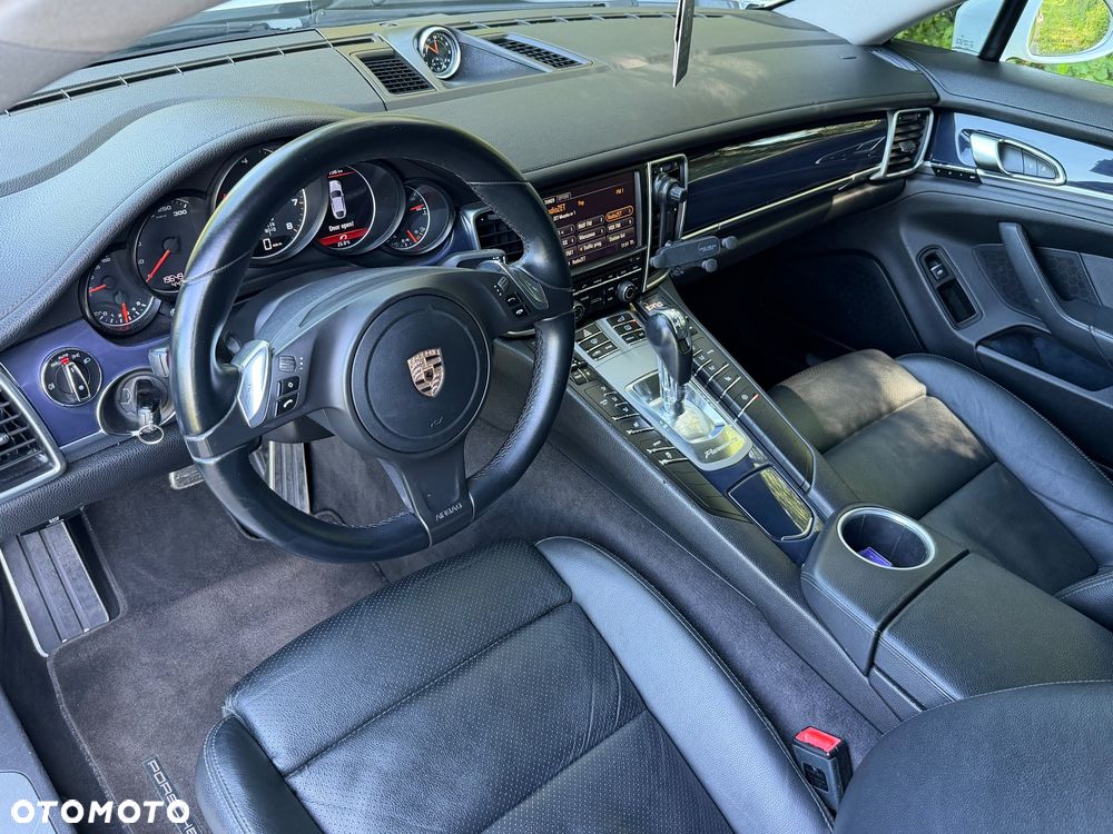 Porsche Panamera 4 Edition - 33
