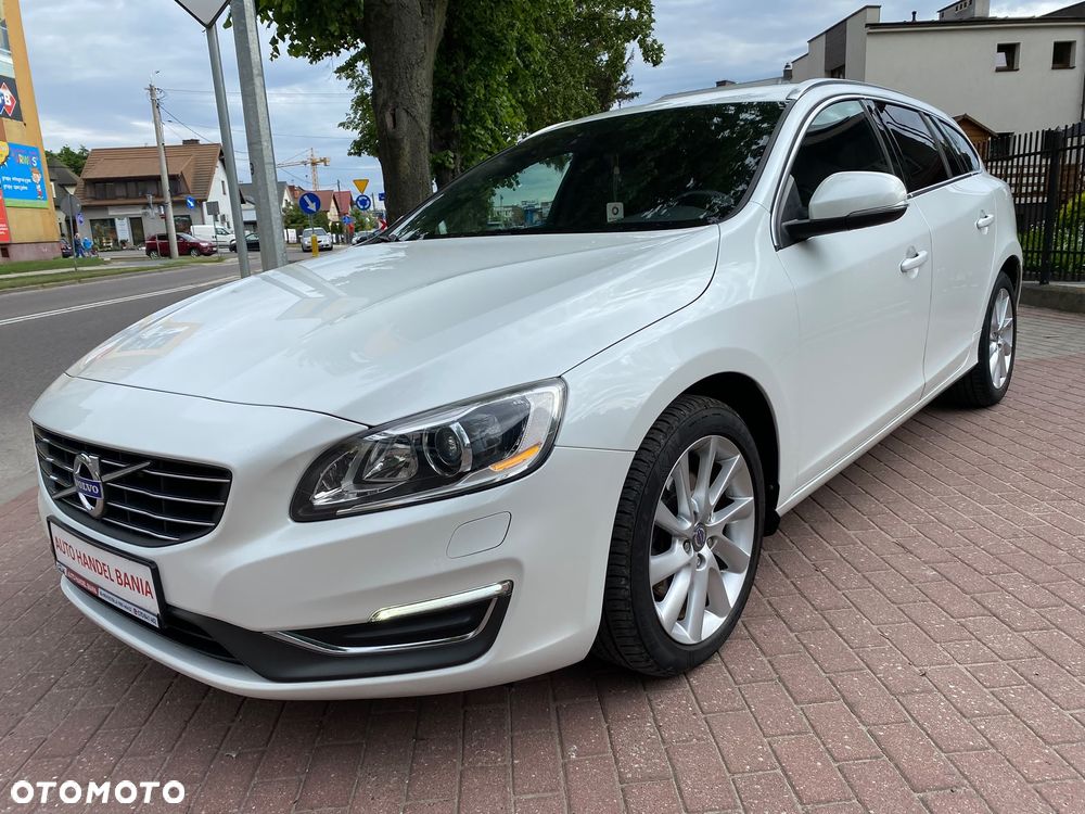 Volvo V60 D4 Momentum - 24