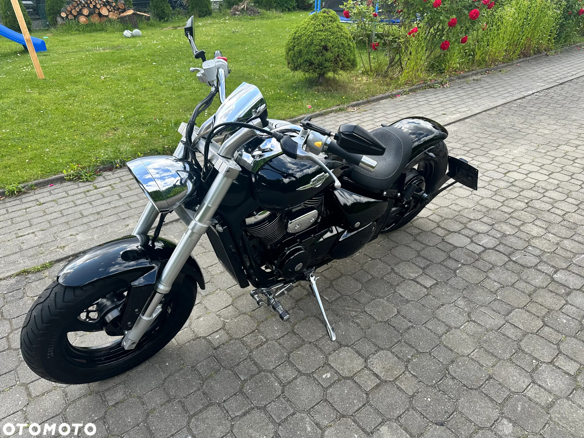 Suzuki Intruder - 7