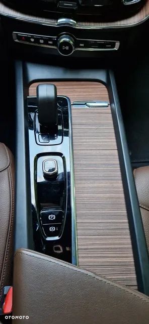 Volvo XC 60 B5 B AWD Plus Dark - 17