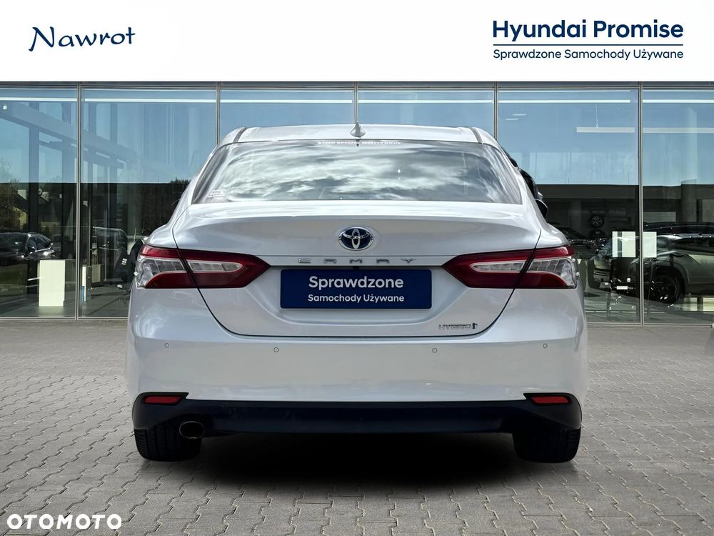 Toyota Camry 2.5 Hybrid Executive CVT - 4