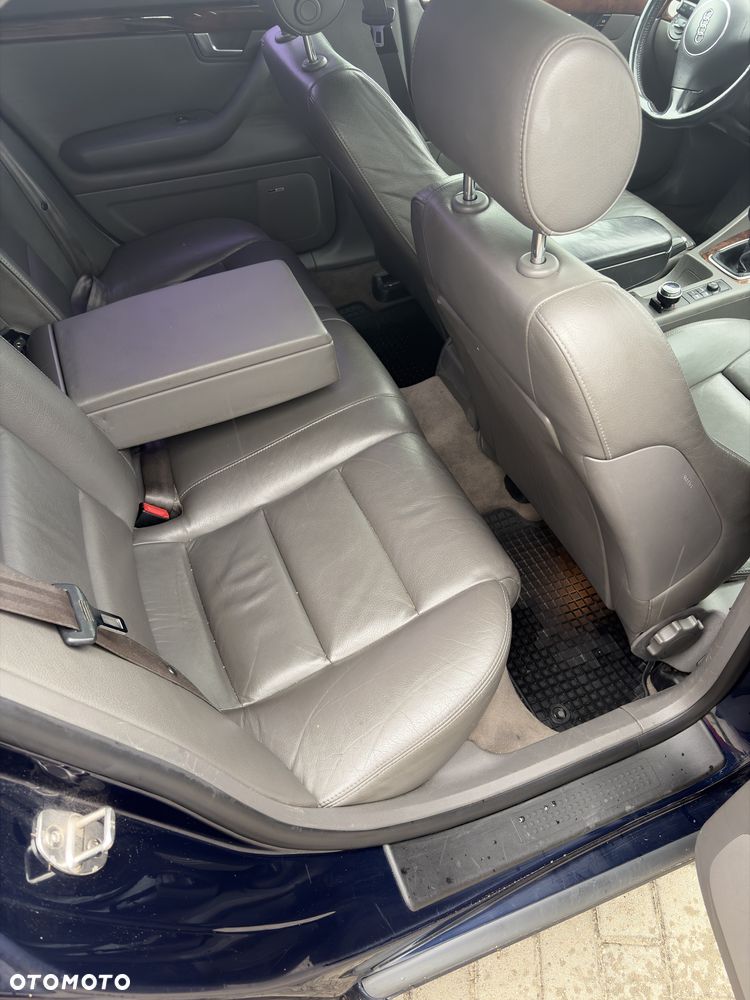 Audi A4 Limousine - 3