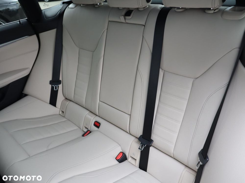 BMW i4 83.9kWh M60 xDrive - 9