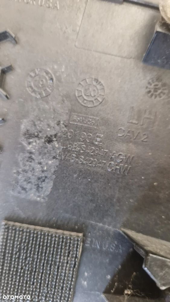 Zaślepka osłona zawiasu Ford Escape lewy tył LV4B-S42947-CHW - 4