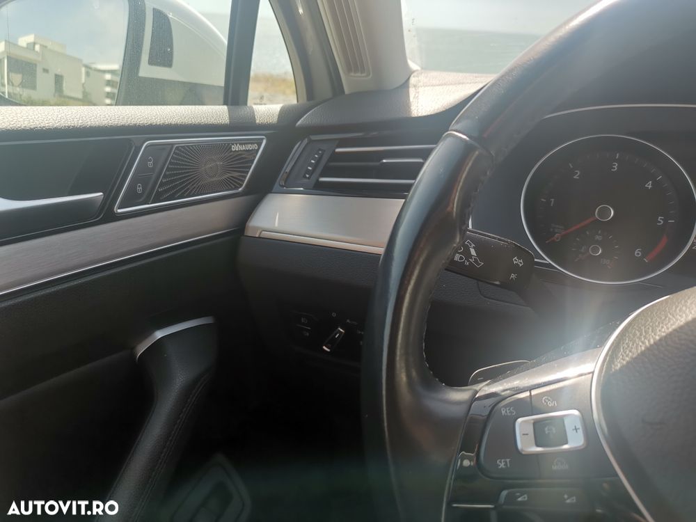 Volkswagen Passat Variant 2.0 TDI DSG 4Motion Highline - 10